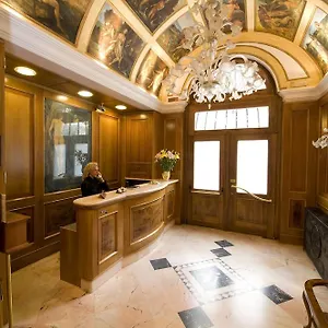 Joli Hotel